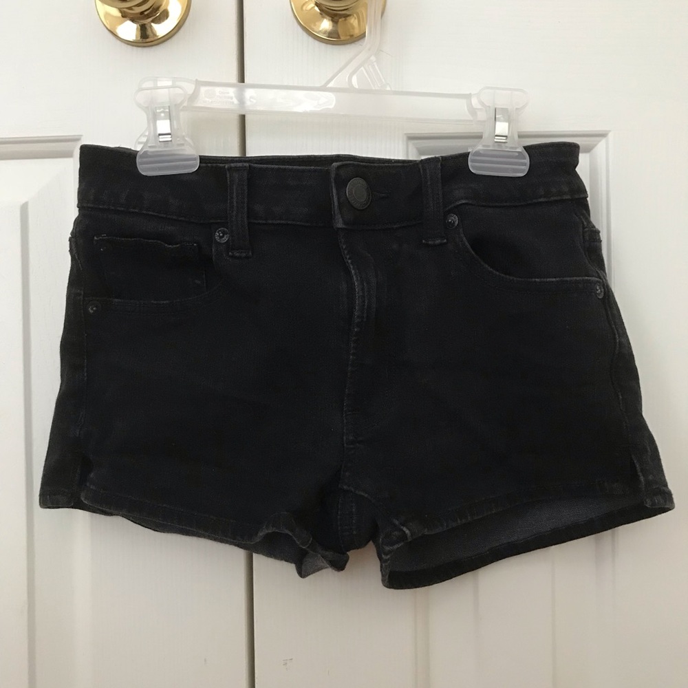 Black Hi-Rise Shortie